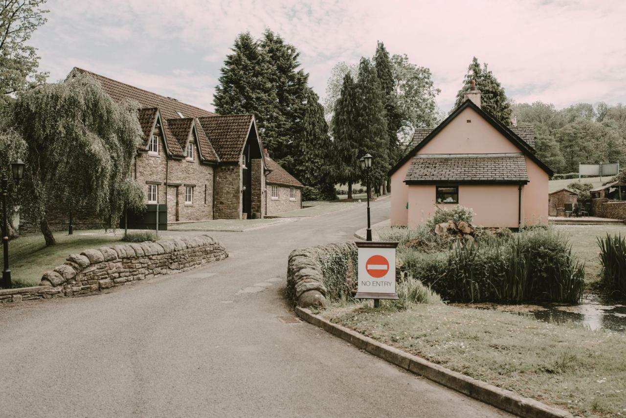 Cwrt Bleddyn Hotel & Spa Usk Kültér fotó